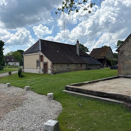 Gite A La Ferme De Sainte Radegonde Lanneray ภายนอก รูปภาพ