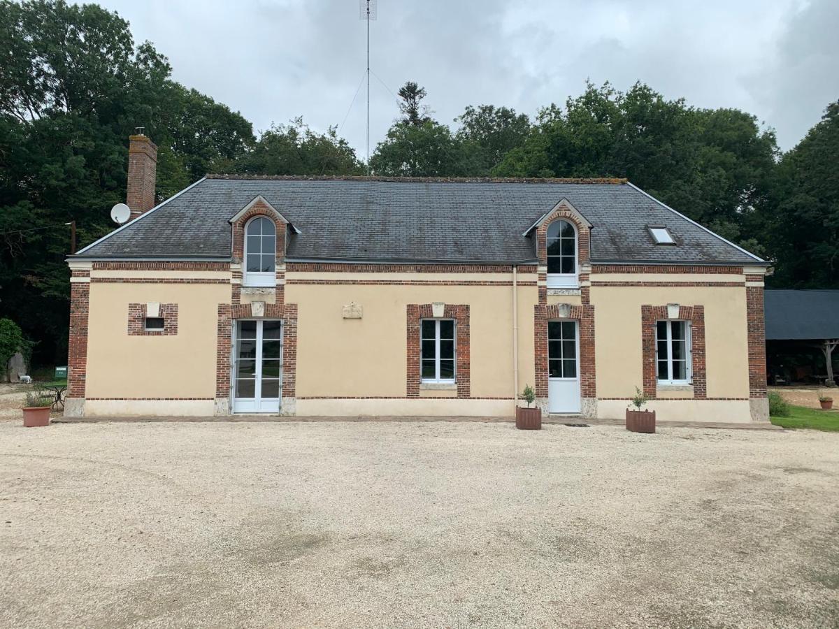 Gite A La Ferme De Sainte Radegonde Lanneray ภายนอก รูปภาพ